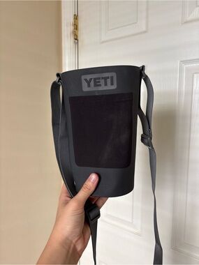 Yeti water bottle sling large size NWOT